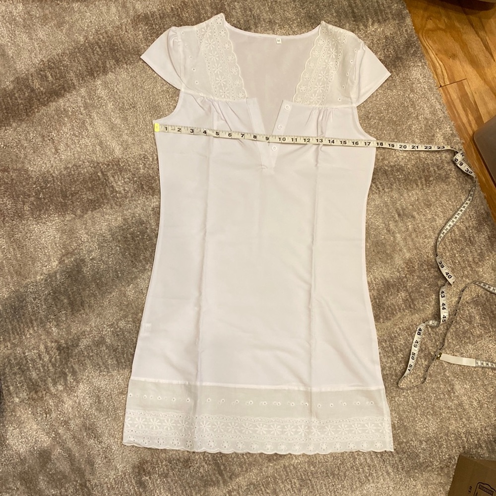 Womens White Dress w Eyelet accents sz Med NWOT